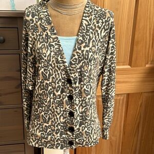 ESSENTIALS BY  FULL TILT LEOPARD CARDIGAN XS NEVER WORN